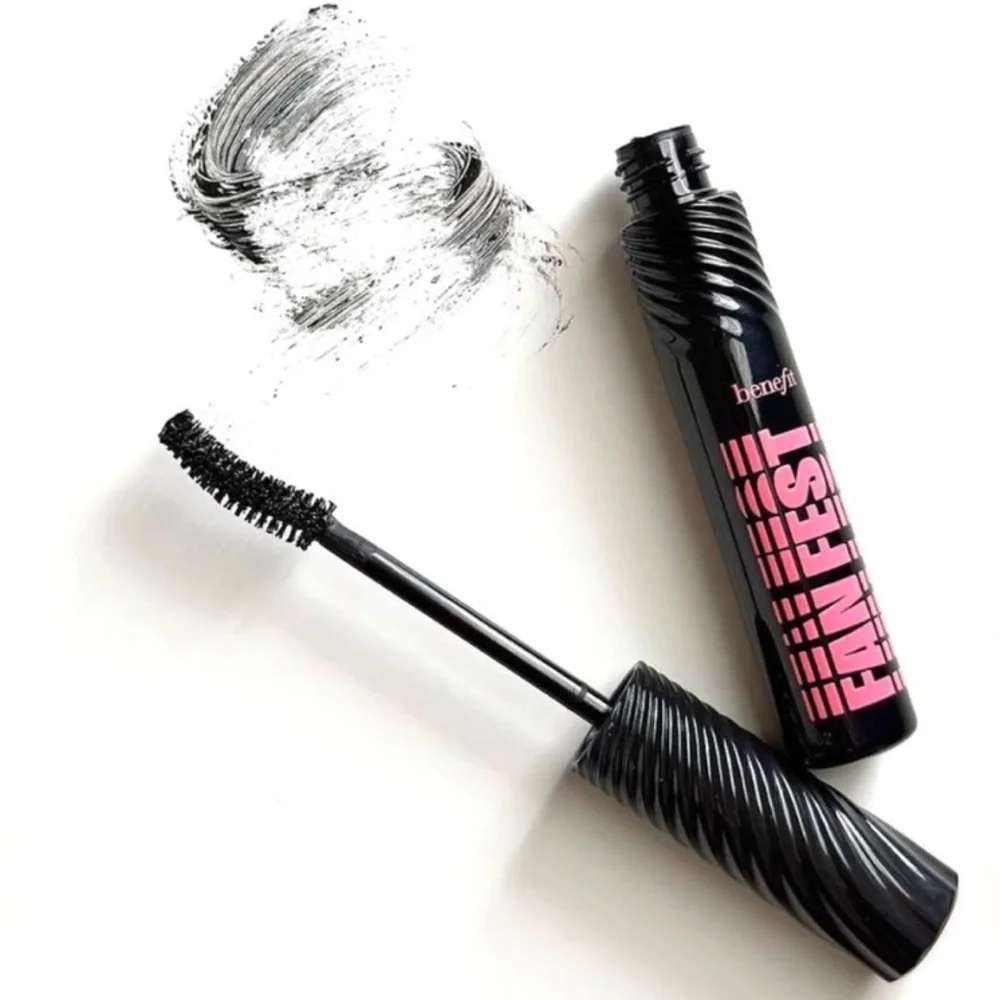 Benefit Fan Fest Mascara
